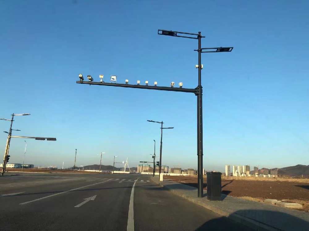 根河市黑龙江佳木斯综合路灯杆项目